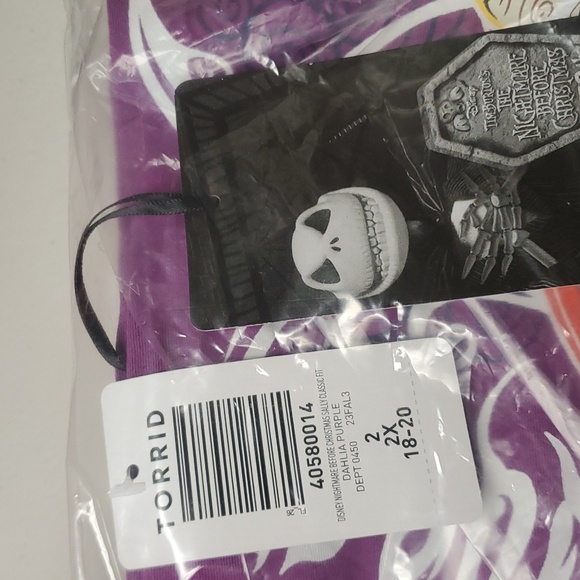 ❤️NWT VINTAGE TORRID TEE - NIGHTMARE BEFORE CHRISTMAS SALLY HALLOWEEN TOP - Picture 12 of 14